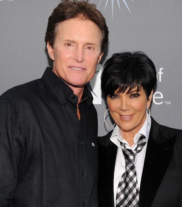 克里斯与布鲁斯-詹纳
克里斯的第二任老公是布鲁斯-詹纳，他曾是美国奥运会十项铁人冠军，后来克里斯和布鲁斯一共生下两个女儿，分别是肯达尔和凯莉。