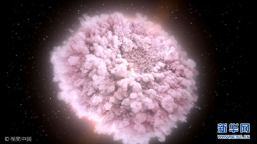10月16日讯，美国国家航空航天局（NASA）网站日前就发布了中子星碰撞时产生的超美粉色云团图。当中子星碰撞时，高温高密度且不断膨胀的碎片云从两个中子星上剥落，形成了图中粉色的云团。在这个云团中，形成了大量的宇宙超重金属。