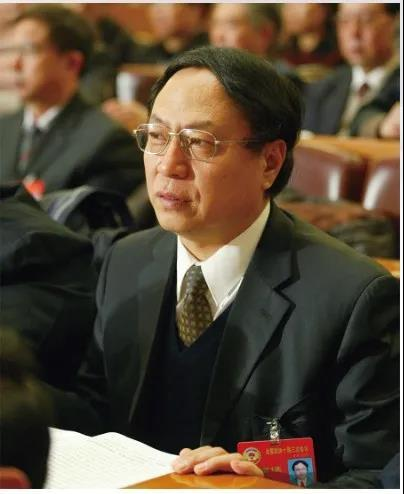 连花清瘟火遍全球 以岭药业股价今年暴涨80%：幕后家族身家110亿