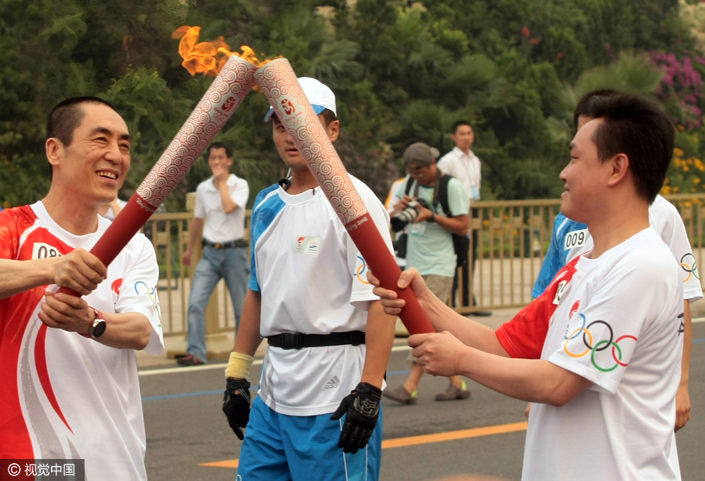2007年，张艺谋担任北京奥运会火炬接力宣传片《点燃激情，传递梦想》总导演。本片用优美的画面、流畅的剪接、生动的造型、振奋人心的音乐，完美地诠释了“和谐之旅”“点燃激情，传递梦想”的北京奥运会火炬接力理念，表现了中华文化的精髓。