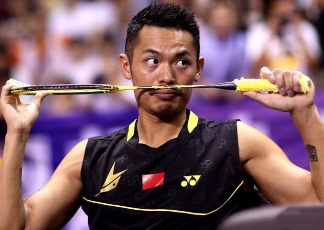 林丹1亿签约日本品牌,不爱国?生活所迫?错!他