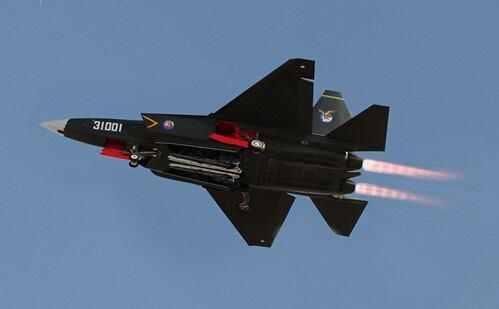 歼20和歼31区别在哪?都是五代机,两者待遇却