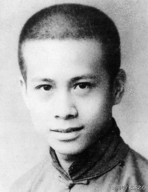 李嘉诚青年时 李嘉诚,一个大家耳熟能详的名字,关于他的事迹相信大家