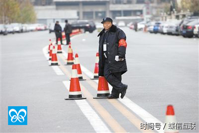 注意!路边划线停车位收费,公民有权拒绝缴费!