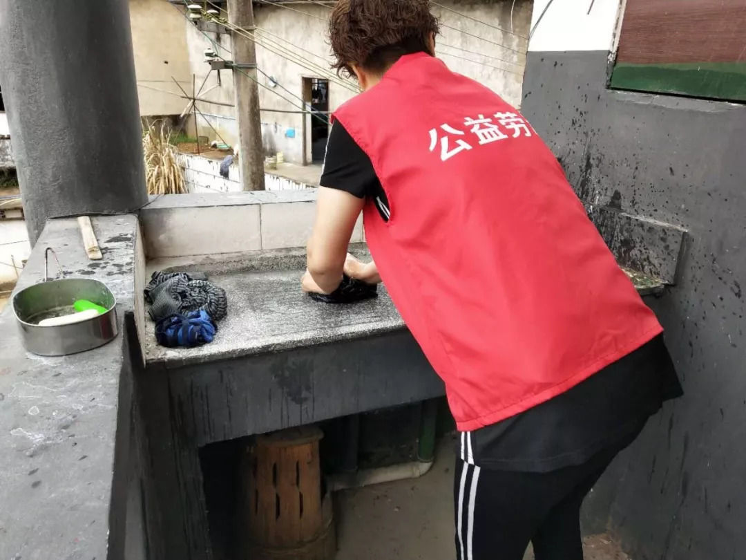 【工作动态】用公益劳动感受人生价值!