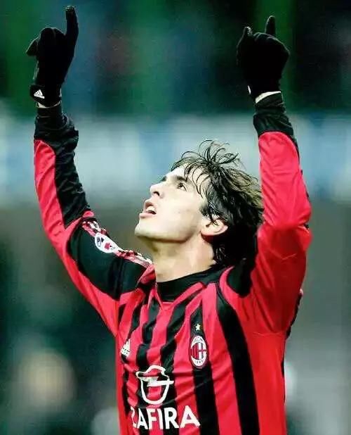 巴西足球历史上的十大前锋分别是谁?这些球星