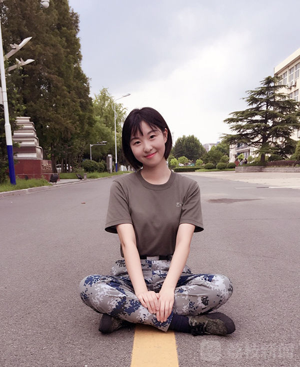荔枝军事:嘘~军校女生的那些"小确幸",让我悄悄告诉你