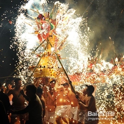 安徽婺源 打中秋炮游火龙 安徽婺源 打中秋炮游火龙