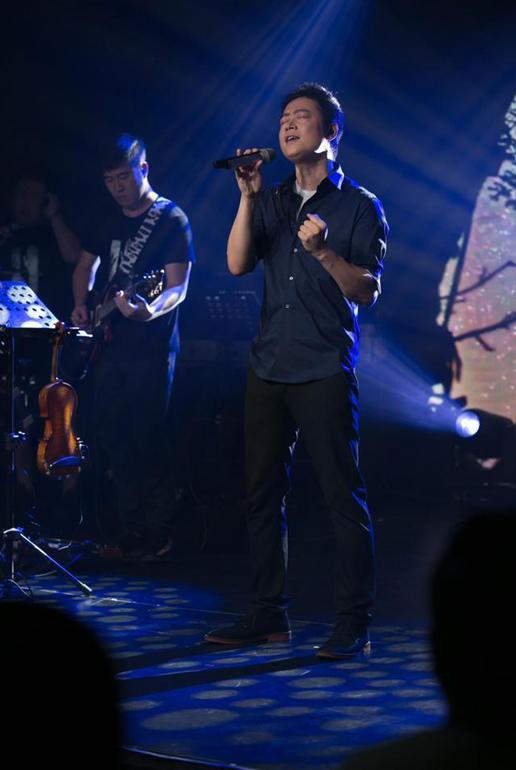 现场不仅聚集了期盼已久的听友,还有圈内众多音乐人,刘卓更是惊喜亮相