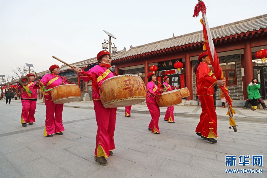 目前,余店民俗文化村项目一期十坊街,内外基础设施已基本完善,鼓楼区