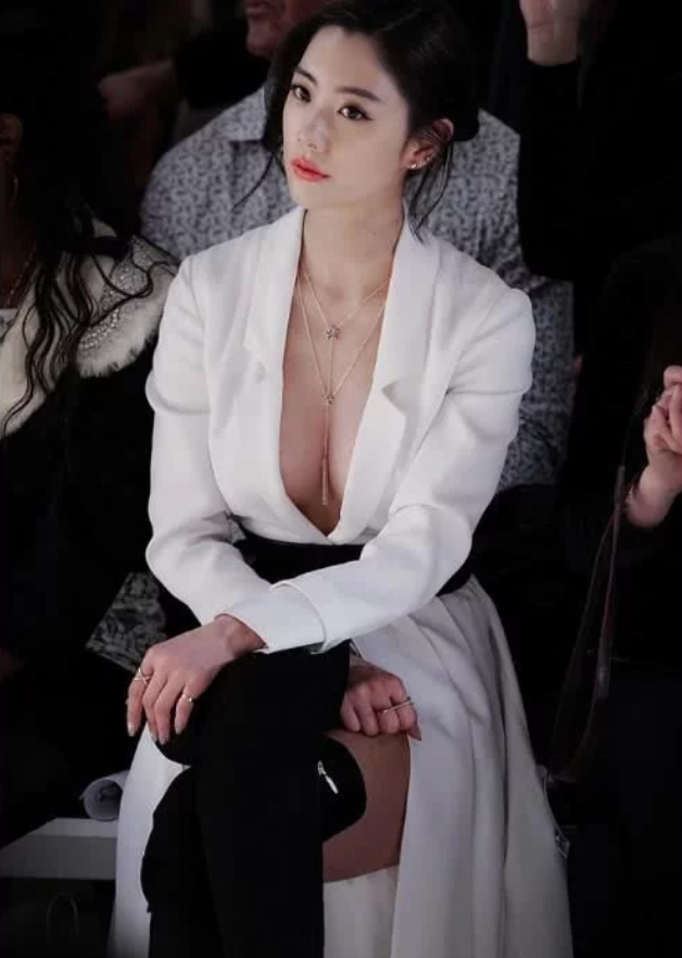 亚洲第一美女李成敏 最后一张照片绝对是故意的