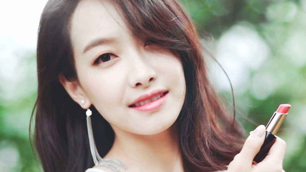 31岁的她无歌可唱,长的比杨幂还漂亮,现从韩国