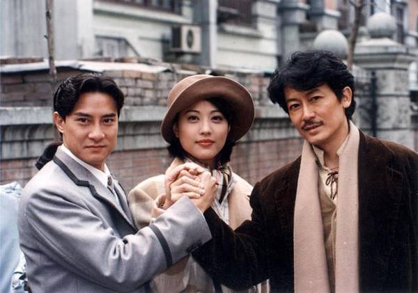 在由王家卫执导,黎明,金城武,李嘉欣主演的爱情电影《堕落天使》中