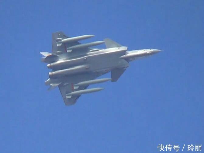 日媒称一架F22就可灭中国二十架歼20战机,局