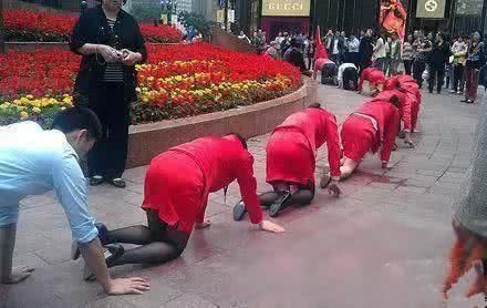 幽默段子:无聊给10086客服打电话,结果收到陌