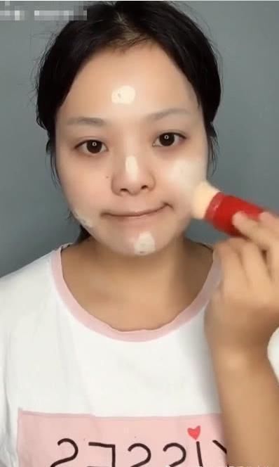 老姐姐仿妆赵丽颖,看到最后,漂亮果然和天生没