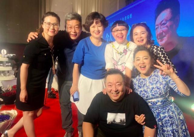 52岁金龟子庆结婚30年 你的童年回忆都来了