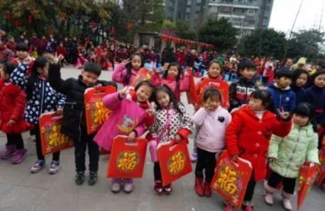 大红灯笼高高挂,载歌载舞迎新春--大面街道迎