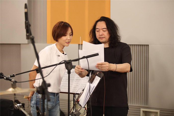 捞仔老师指导王珞丹练唱