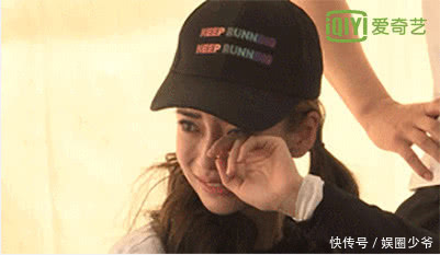《奔跑吧》baby哭了,郑恺的举动让网友看了觉