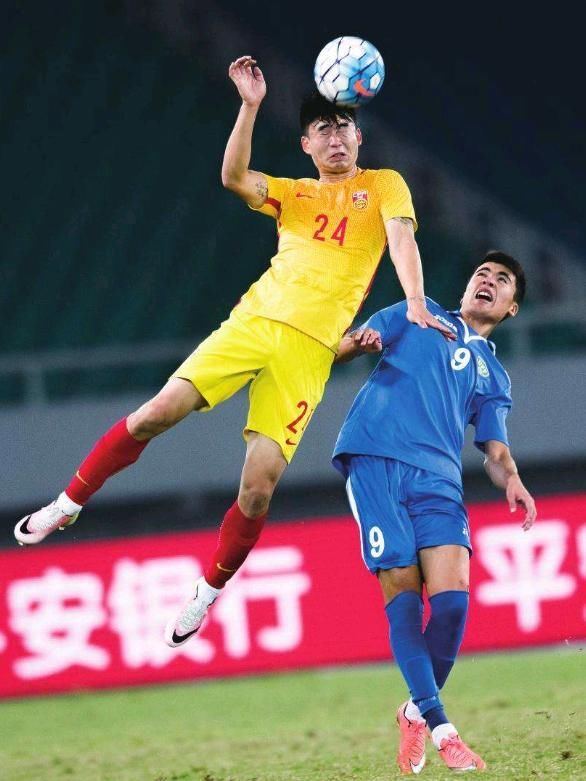 国足奇兵!恒大新星完爆卡塔尔后卫,无愧里皮心