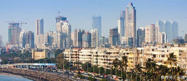 印度留学生讨论孟买和上海,哪个城市更发达