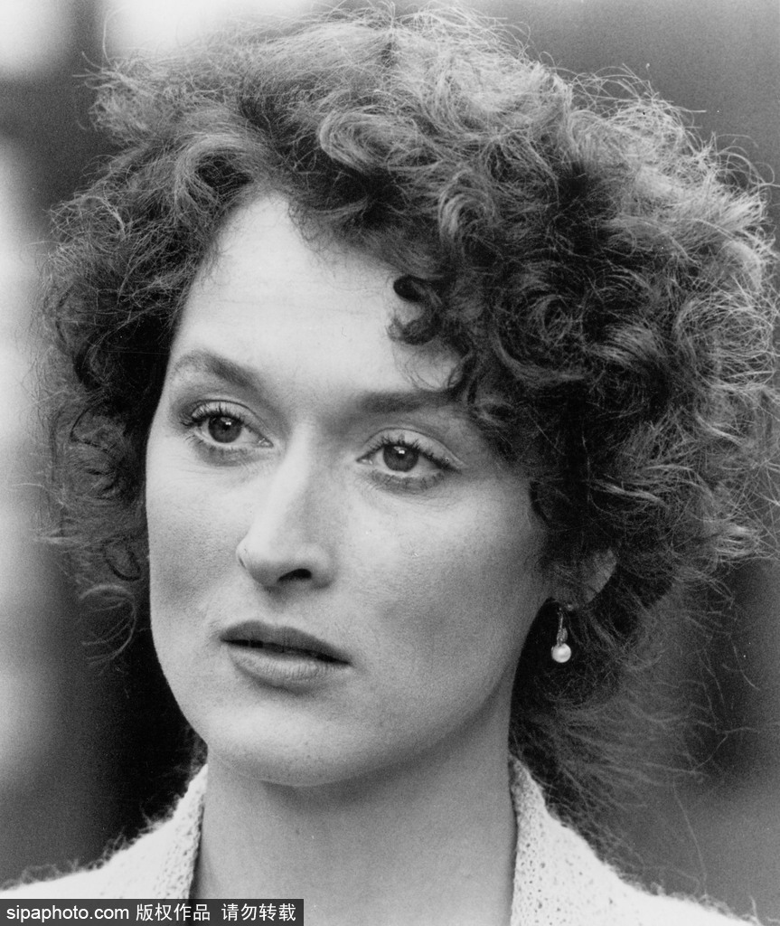 奥斯卡戛纳柏林三料影后 一位拿奖到手软的