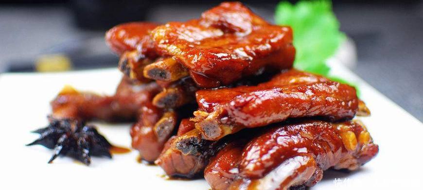 懒人版糖醋排骨,酸酸甜甜,外酥里嫩,只需几步就