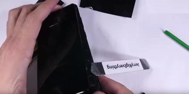 大神爆改三星Note8透明后盖!竟将电池暴露在