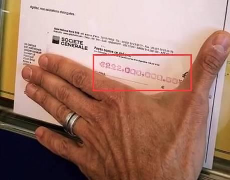 活久见!内马尔2.22亿欧元转会费支票曝光!