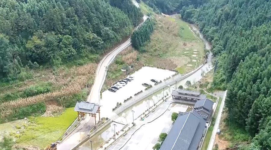 中国梦展播|韦忠秀(布依族):吊脚楼上歌声扬 中国梦展播|韦忠秀(布依族):吊脚楼上歌声扬