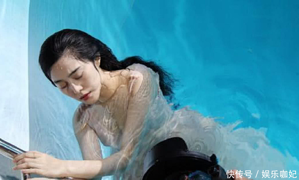 范冰冰《观音山》真空下水游泳,网友:图二最有
