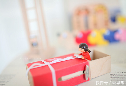 女生暗恋一个男生的表现有哪些 女生暗恋你的20个动作