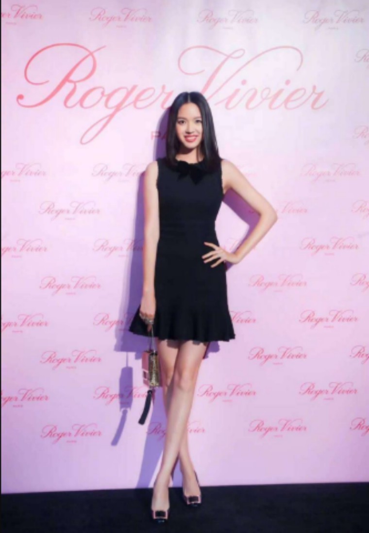 大表姐游戏名 t014b06aef605e31e2c.jpg?size=760x1096