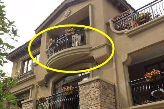 一旦买房买了凸阳台的房子,日后必后悔,聪明人都不会买!