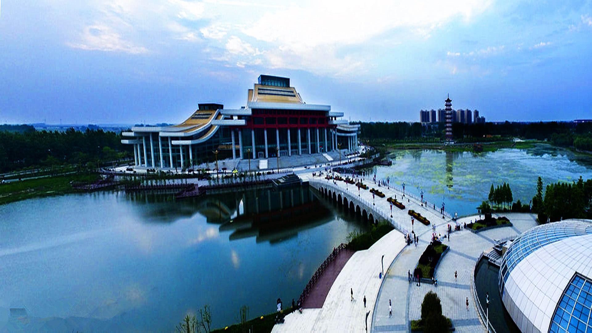 3,潜江,历史悠久,1949年恢复潜江县,属于湖北荆州.