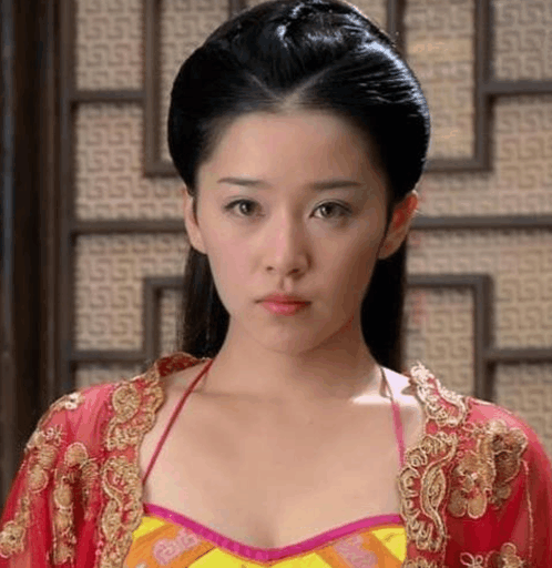 赵丽颖肚兜照都能如此清新, 杨幂很孤傲, 而柳岩