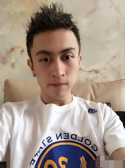 王思聪被富二代秦奋当众羞辱,惊人背景曝光,隐