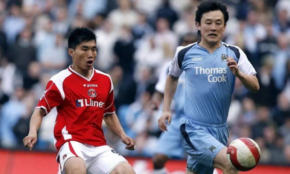 英超球队官方宣布,中国前锋昨天打进2球,送出