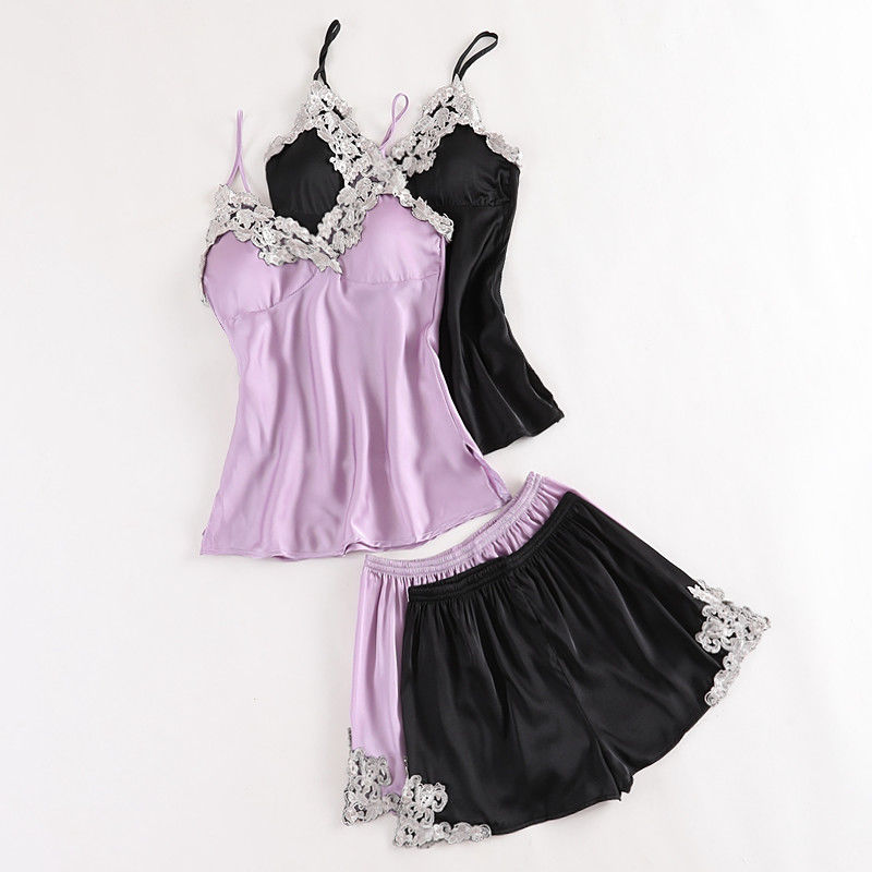 忙碌了一天,晚上睡觉穿上美美的睡衣,让你一觉