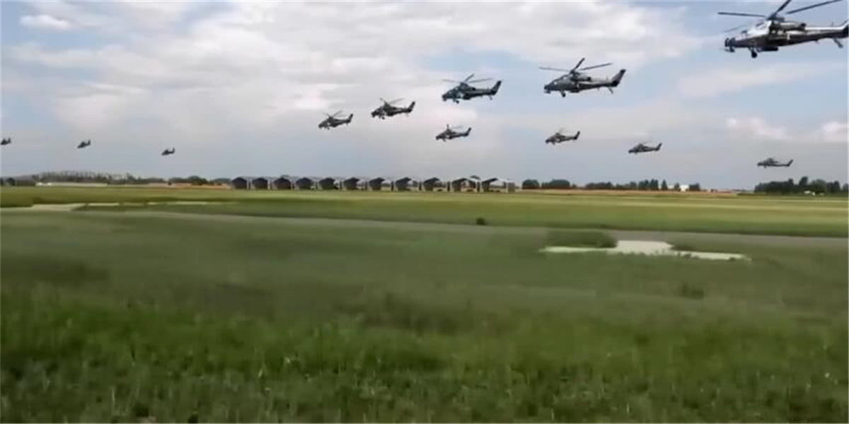 美国军舰逼近中国12海里岛礁,专家张召忠一针