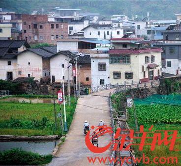 【中国梦·践行者】村民从疑惑到竖起大拇指 他们用赤诚之心为贫困村贡献青春和才智 【中国梦·践行者】村民从疑惑到竖起大拇指 他们用赤诚之心为贫困村贡献青春和才智