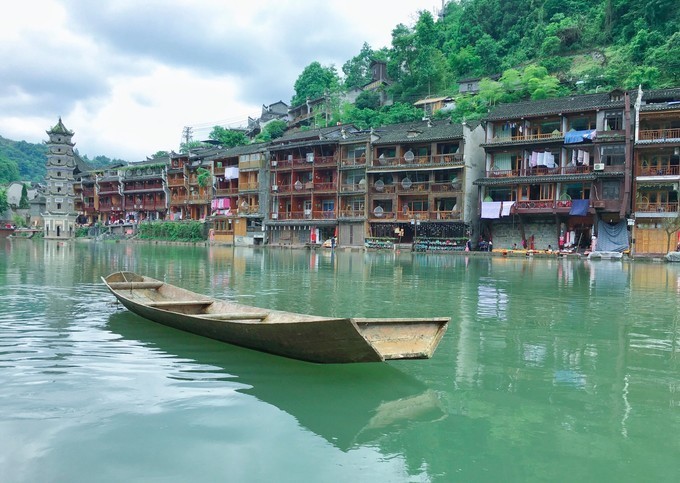 张家界到凤凰古城多远?怎么安排旅行