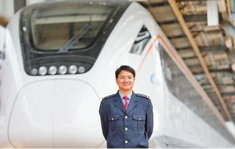 高铁司机工资揭晓:美国28645元,印度3568元,那