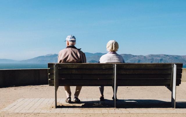 2018年美国移民生活:在美国,退休后每个月能拿