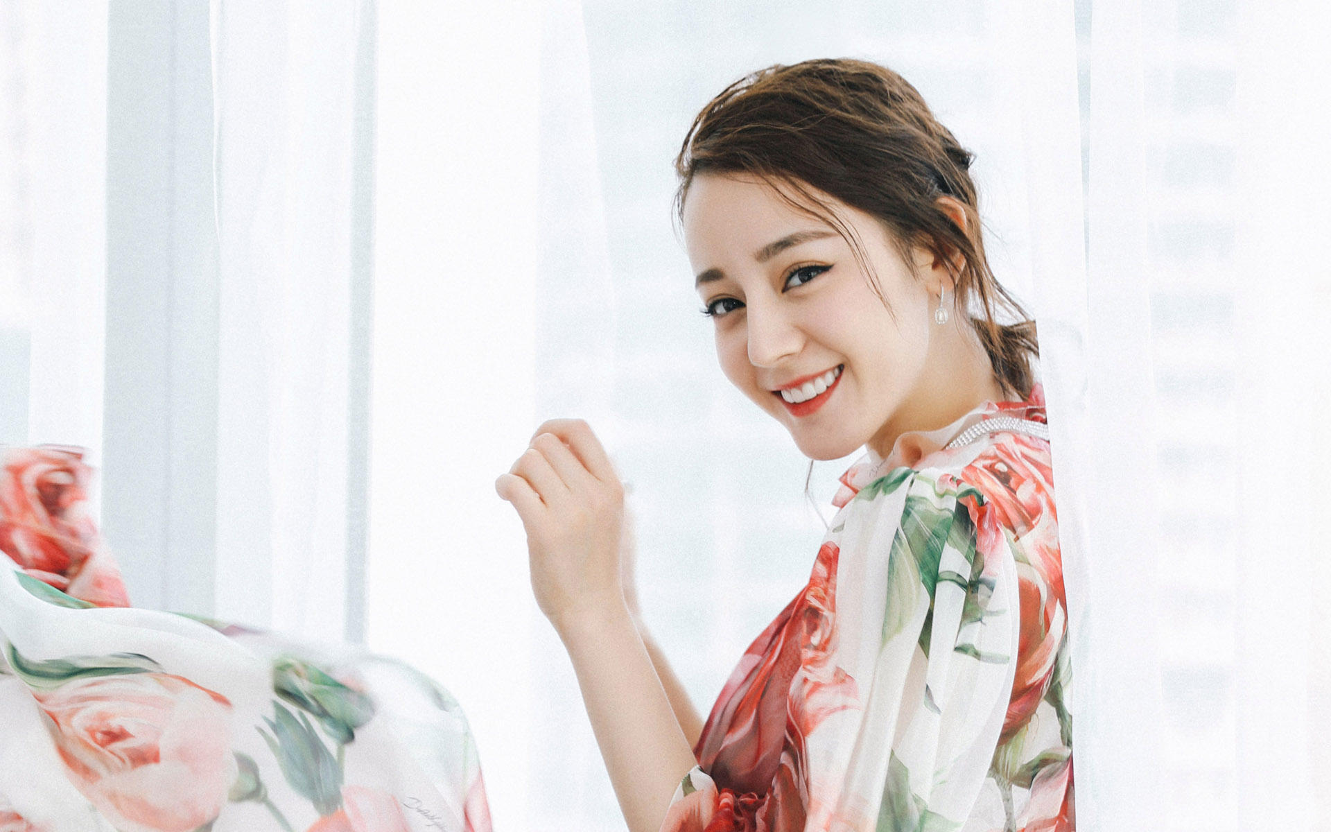 她被誉为第二个迪丽热巴,杨幂为捧红她费尽心