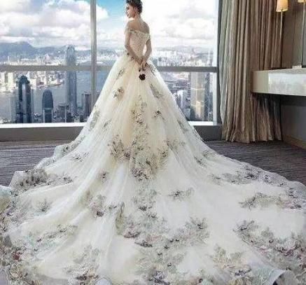 十二星座专属的贵族婚纱,双子座温馨甜美,摩羯