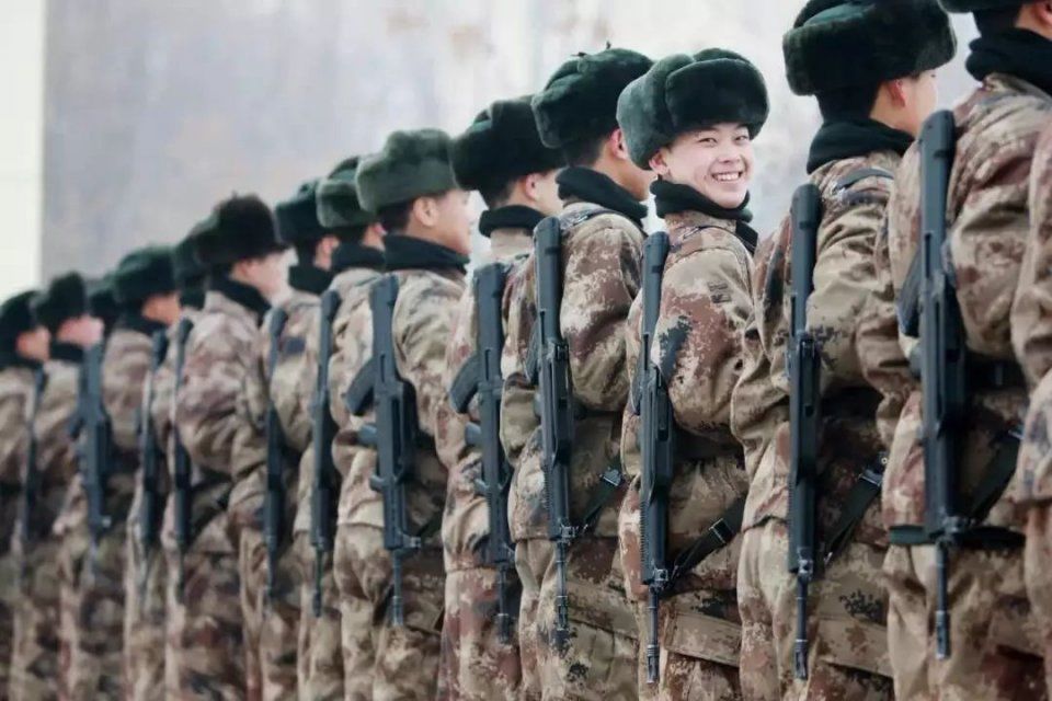 2018政府工作报告,军人最关心的涨薪问题!