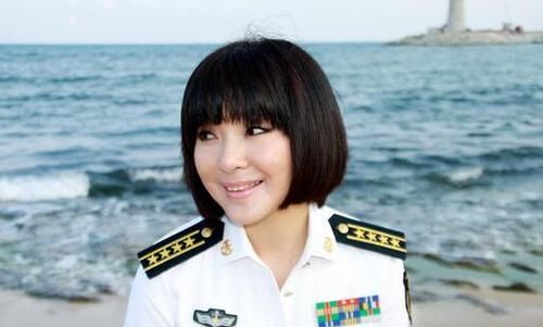 49岁歌手陈红近照,因一首歌爆红,骗老公12亿后