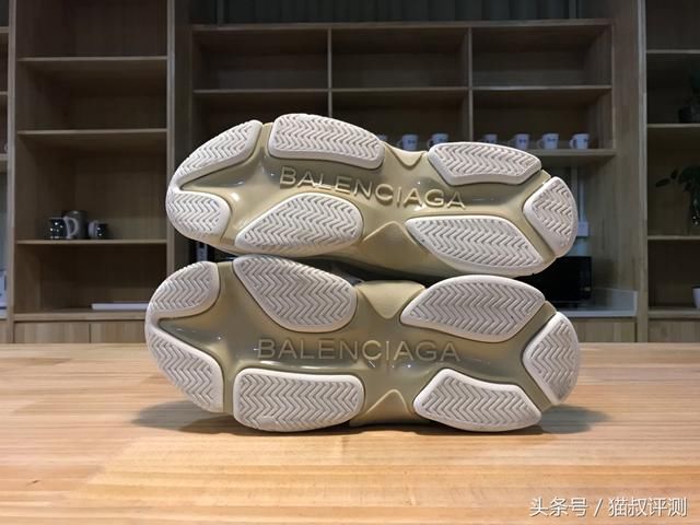 开箱|打开白鞋浪潮新篇章-BALENCIAGA